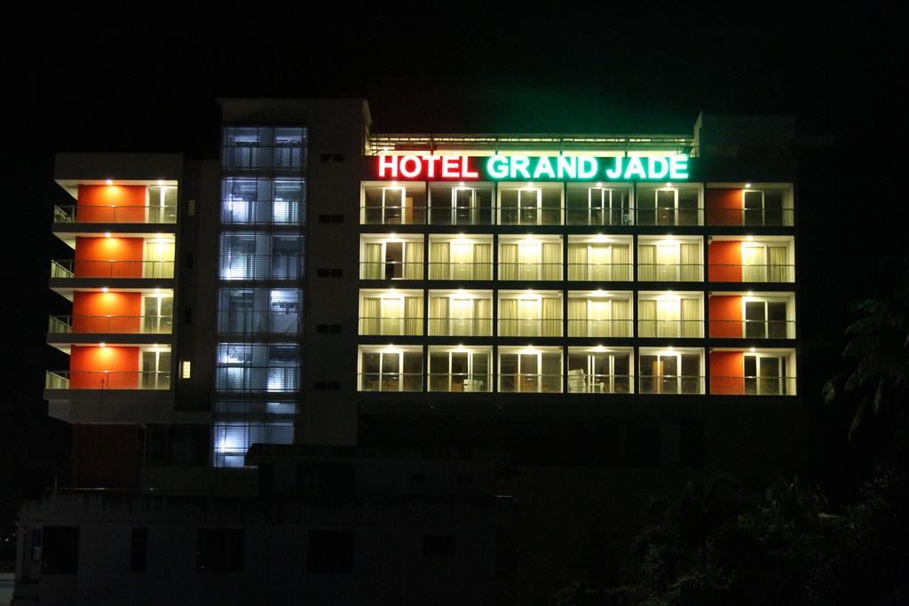 Grand Jade Hostel Мйеик Екстериор снимка